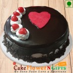 send Half kg Heart Touching Black Forest Eggless Cake delivery