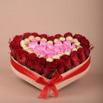 send 21 Red 16 Pink Roses 22 Ferrero Rocher Chocolates heart shape arrangement delivery