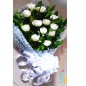 romantic 12  white roses bouquet