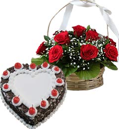 send 1Kg Heart Shape Black Forest Cake N Red Roses Basket delivery