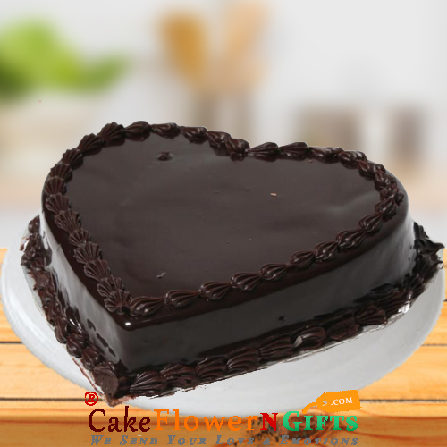 send Half Kg Heart Shaped Chocolate Truffle Cake delivery