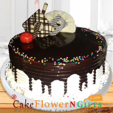 Half Kg Choco Vanilla Cake Cakeflowerngifts Com