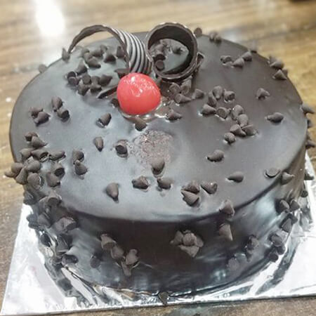 half kg choco chips cake