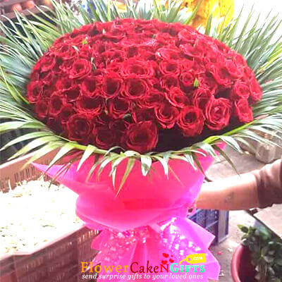 send honeys love 60 red roses bouquet delivery
