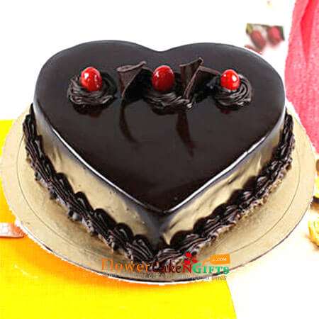 send half kg classic heart shaped chocolate cake  delivery