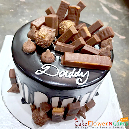 send half kg eggless kitkat ferrero chocolate cake delivery