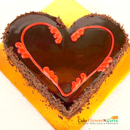 half kg eggless heart shape chocolate cake