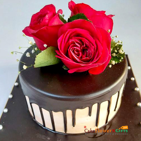 send 1Kg eggless Chocolate Cake With Rose delivery