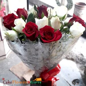 12 red white roses bouquet