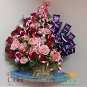 Pink-Red-Roses-n-chocolate-bouquet.