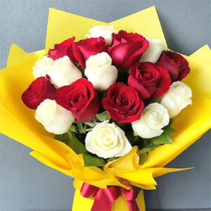 birthday 16 red white roses paper packaging bouquet home delivery midnight