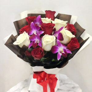 4-red 4 white -roses-4-Orchids-bouquet